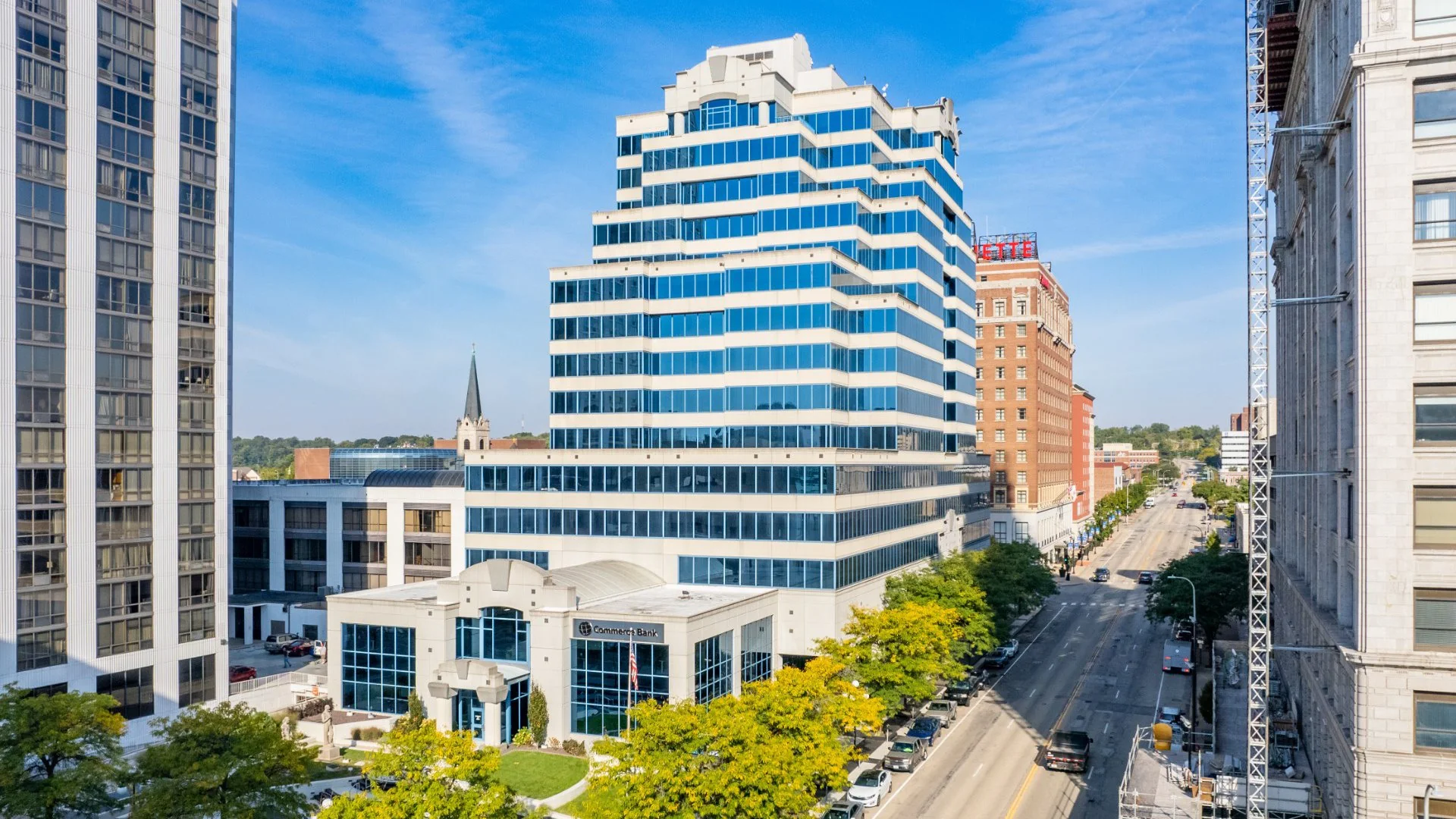 Becker Office Building — Sale in Peoria, IL, photo 1 of 4