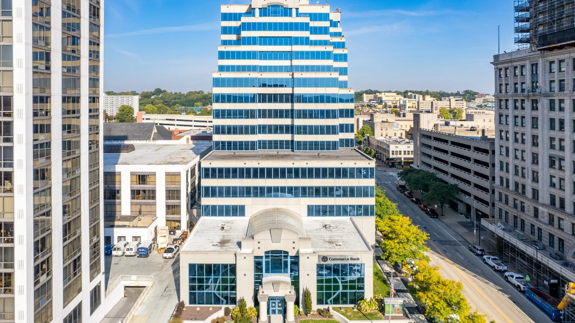 Becker Office Building — Sale in Peoria, IL, photo 2 of 4