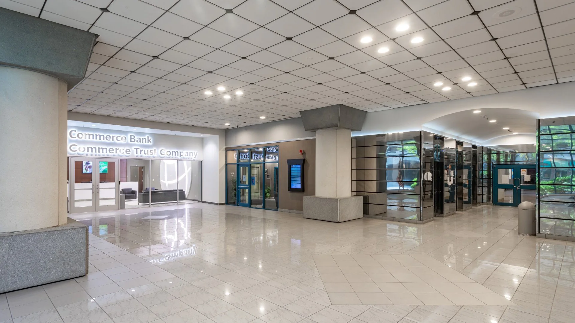 Becker Office Building — Sale in Peoria, IL, photo 3 of 4