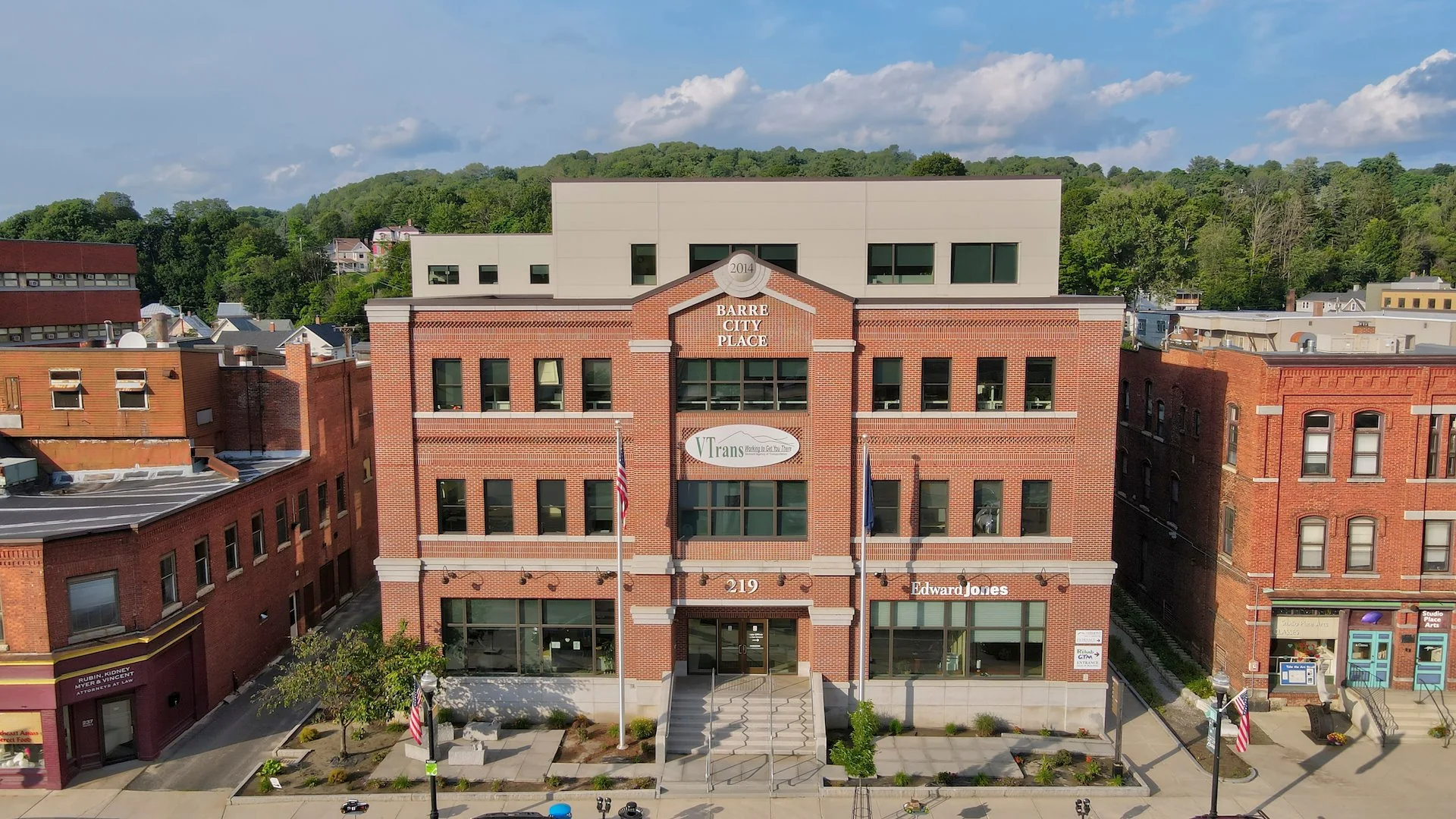 State of Vermont Anchored — Sale in Barre, VT, photo 1 of 4