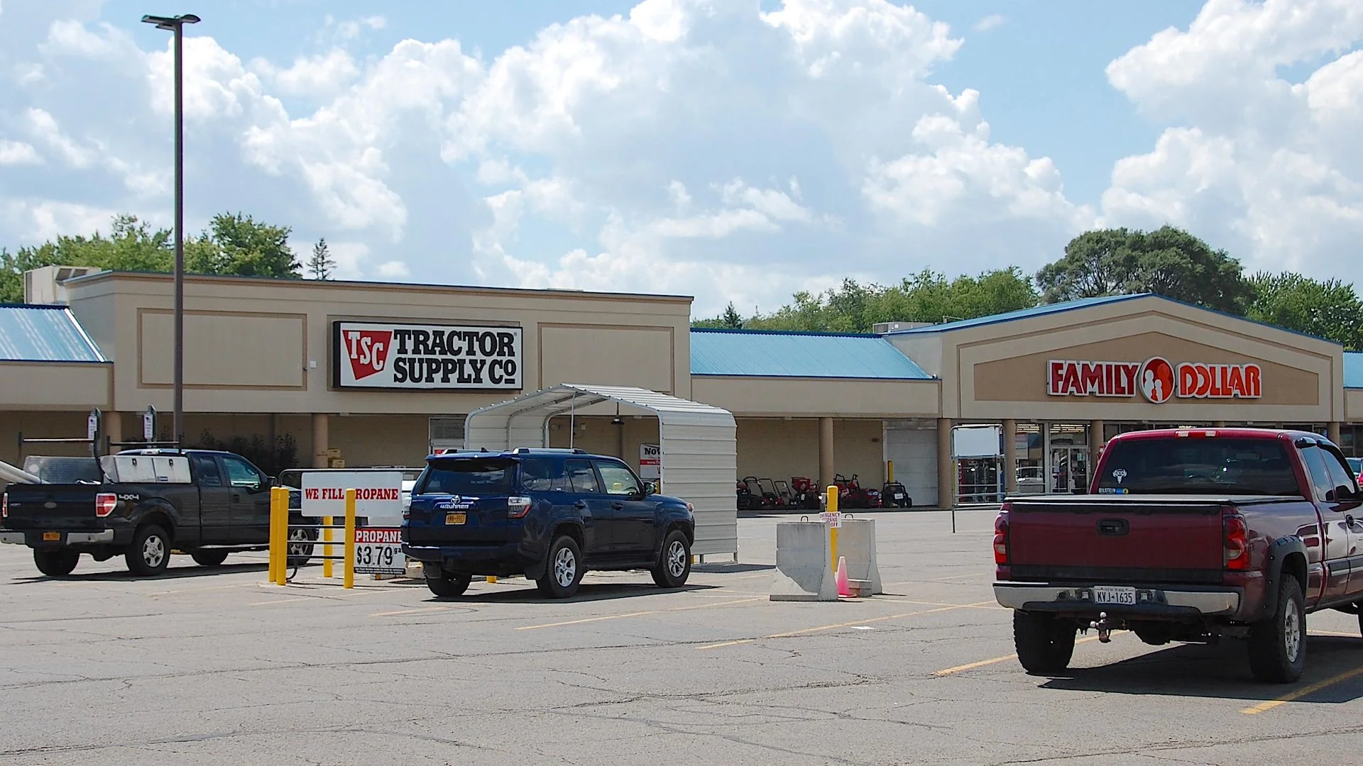 Grand Central Plaza (Ollie's + Tractor Supply Anchored) — Sale in Horseheads, NY, photo 1 of 2