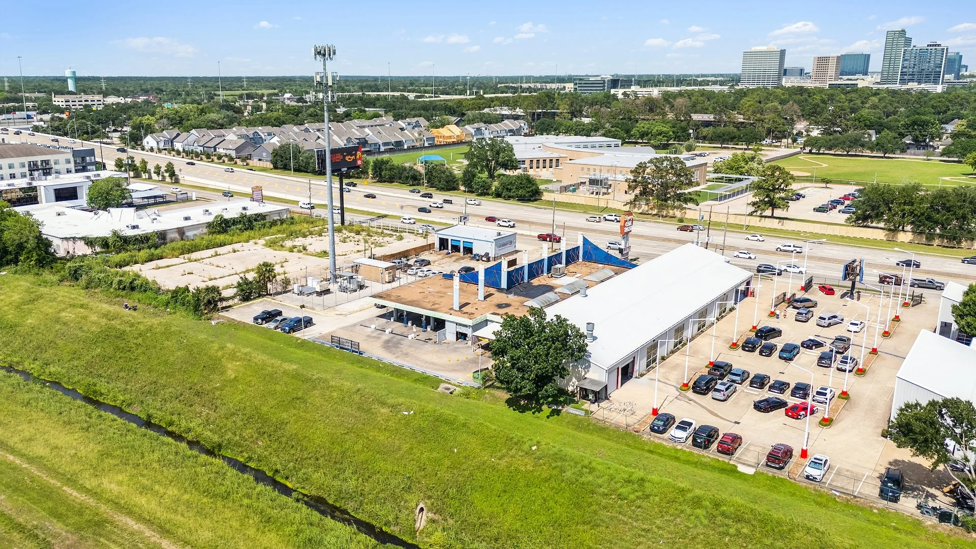 Regency Car Wash | Houston, TX | 76,000+ VPD | $125k+… — Sale in Houston, TX, photo 4 of 8