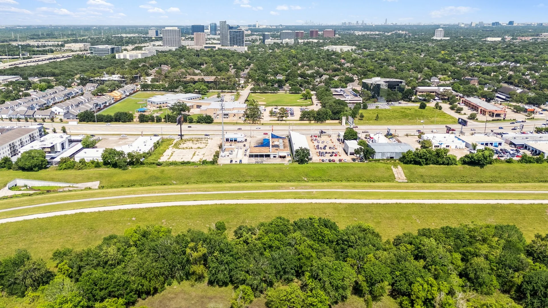 Regency Car Wash | Houston, TX | 76,000+ VPD | $125k+… — Sale in Houston, TX, photo 6 of 8