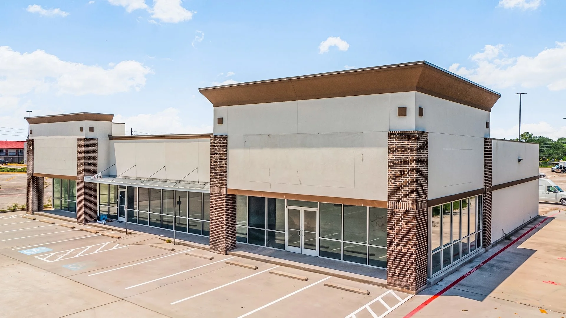 North Freeway Retail Center — Sale in Houston, TX, photo 1 of 5
