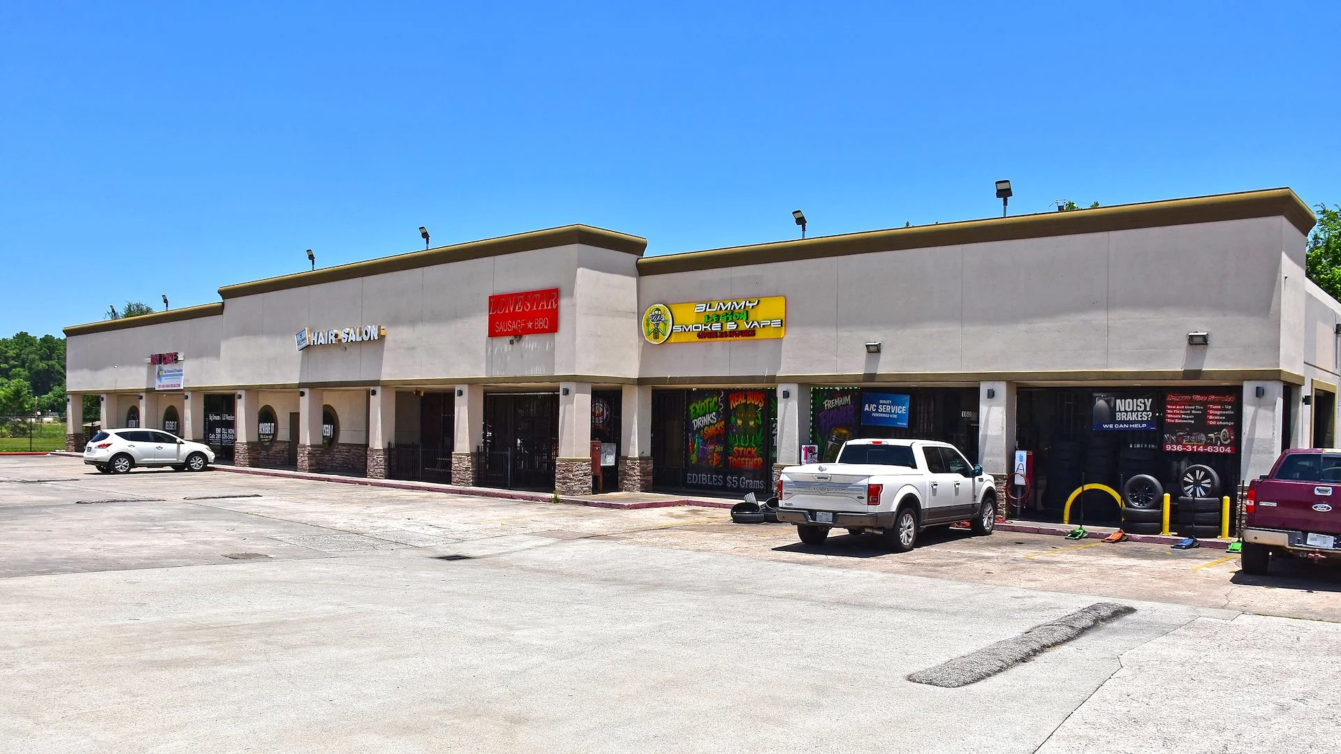 Sablechase Plaza — Sale in Houston, TX, photo 1 of 5
