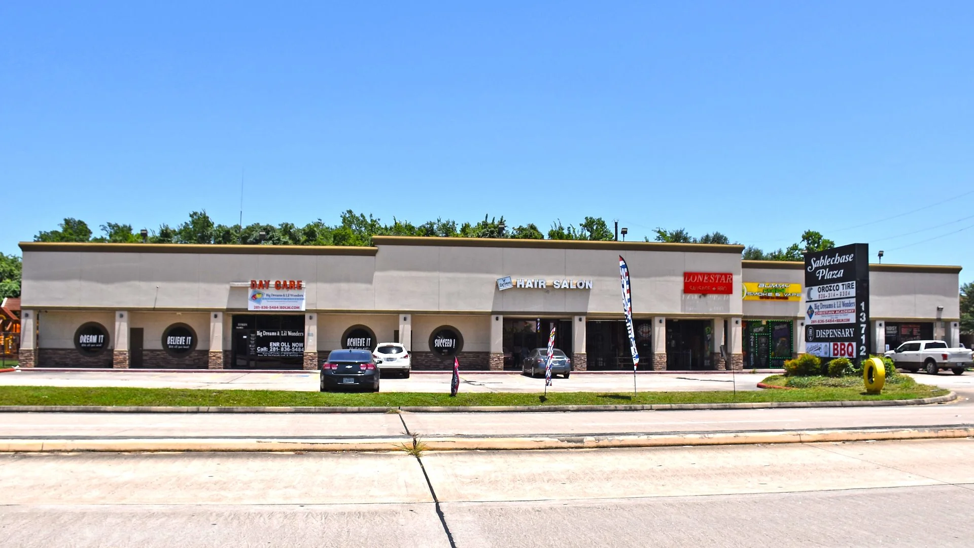 Sablechase Plaza — Sale in Houston, TX, photo 2 of 5
