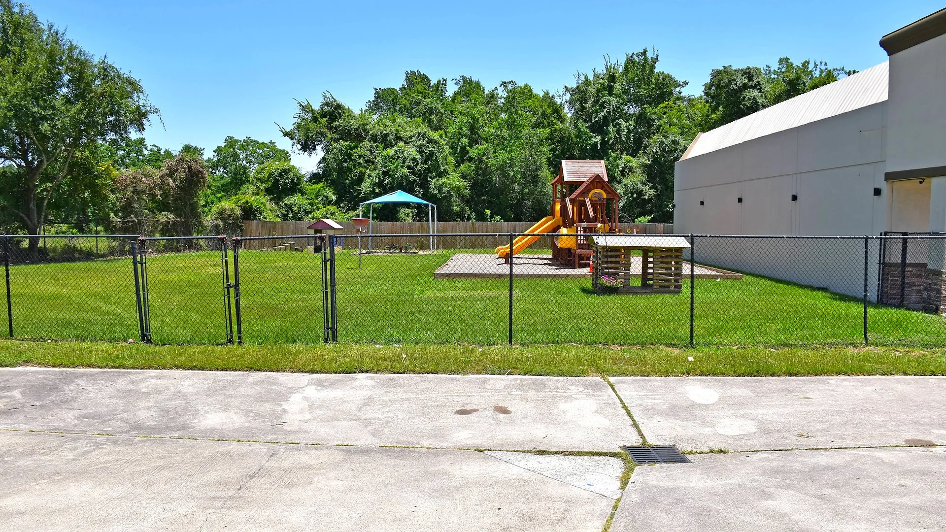 Sablechase Plaza — Sale in Houston, TX, photo 4 of 5