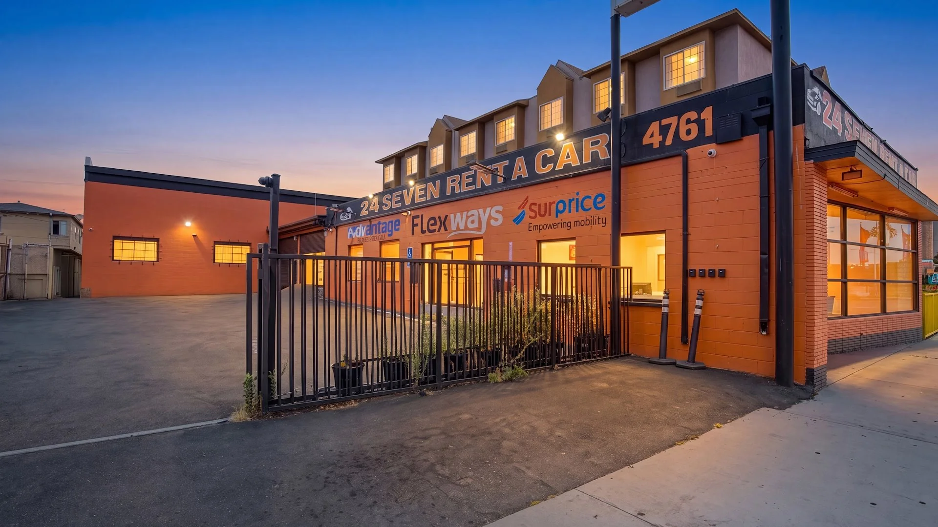Inglewood/LAX Retail Owner-User — Sale in Inglewood, CA, photo 1 of 2