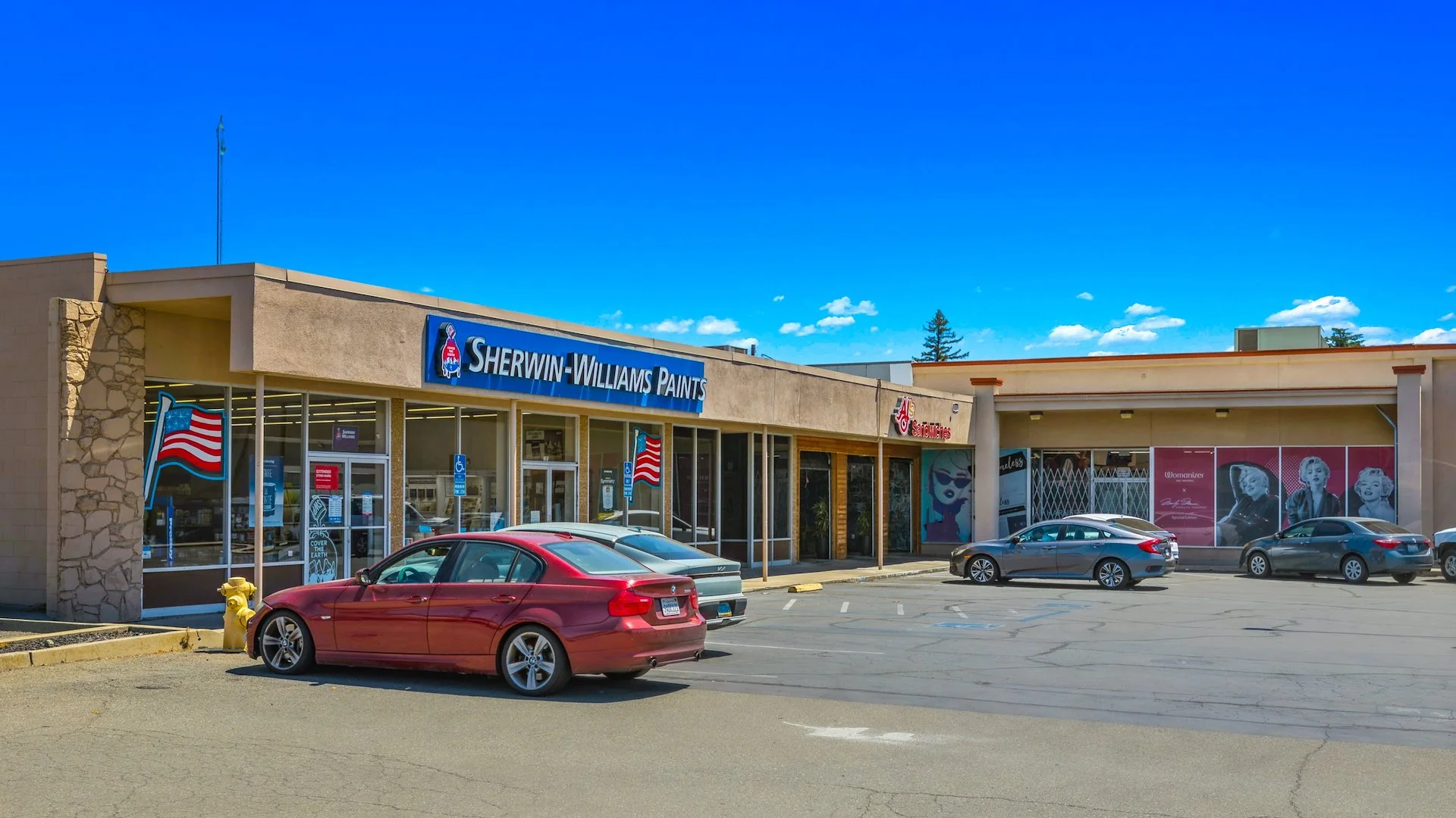 Sherwin Williams Shopping Strip — Sale in Yuba City, CA, photo 4 of 5