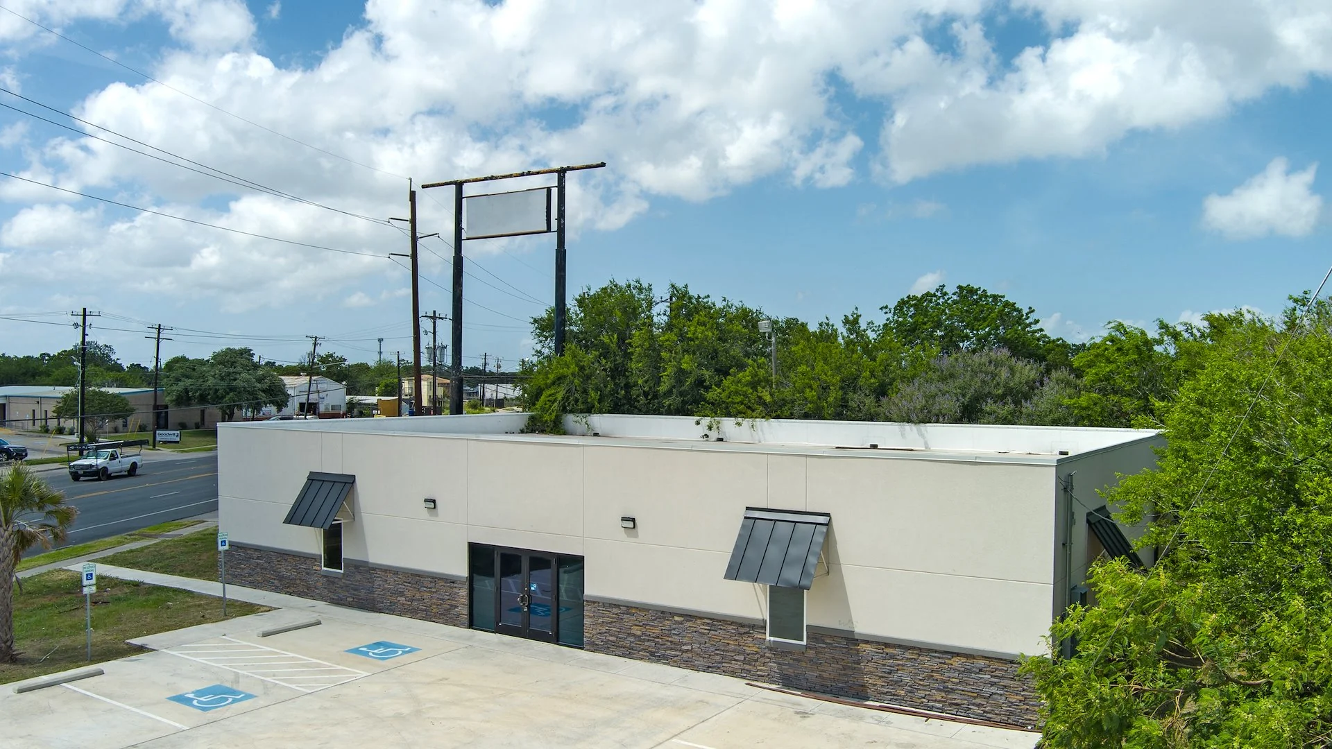 South Port Retail Building — Sale in Corpus Christi, TX, photo 1 of 5