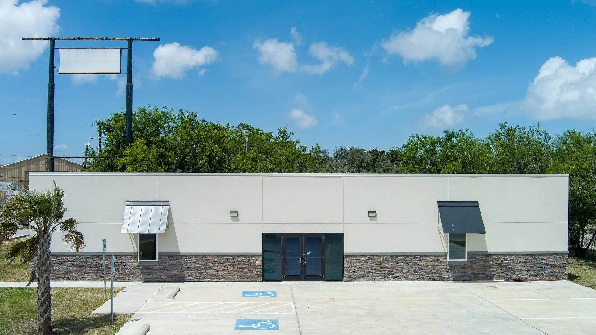 South Port Retail Building — Sale in Corpus Christi, TX, photo 3 of 5