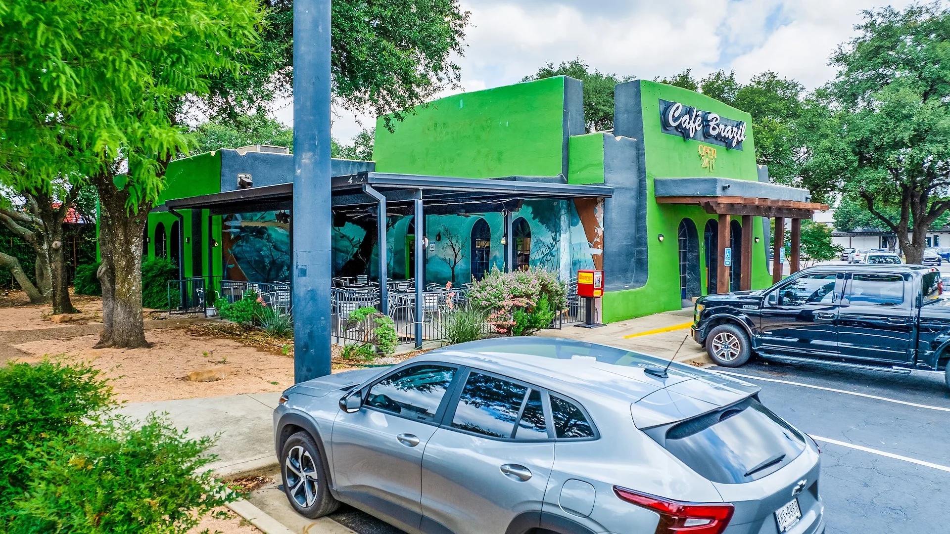 Cafe Brazil & Cell Tower — Sale in Richardson, TX, photo 2 of 6
