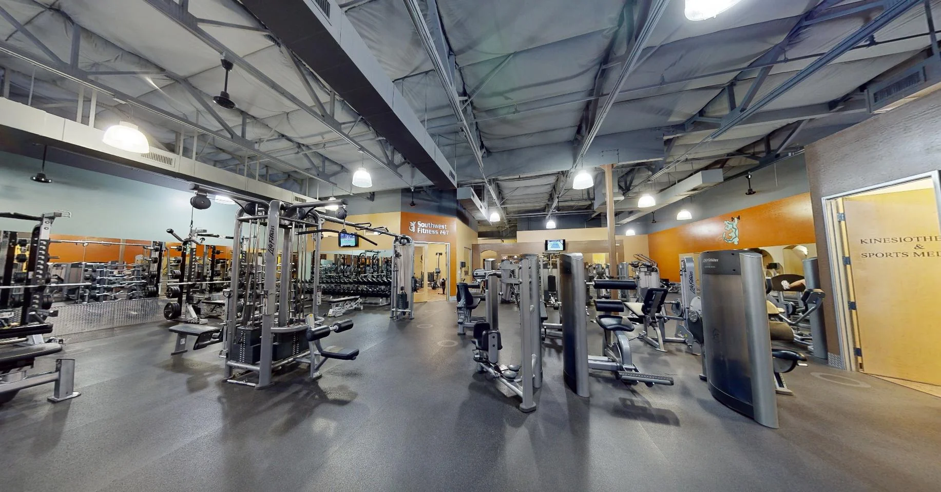 Southwest Fitness Plaza — Sale in Gold Canyon, AZ, photo 2 of 4