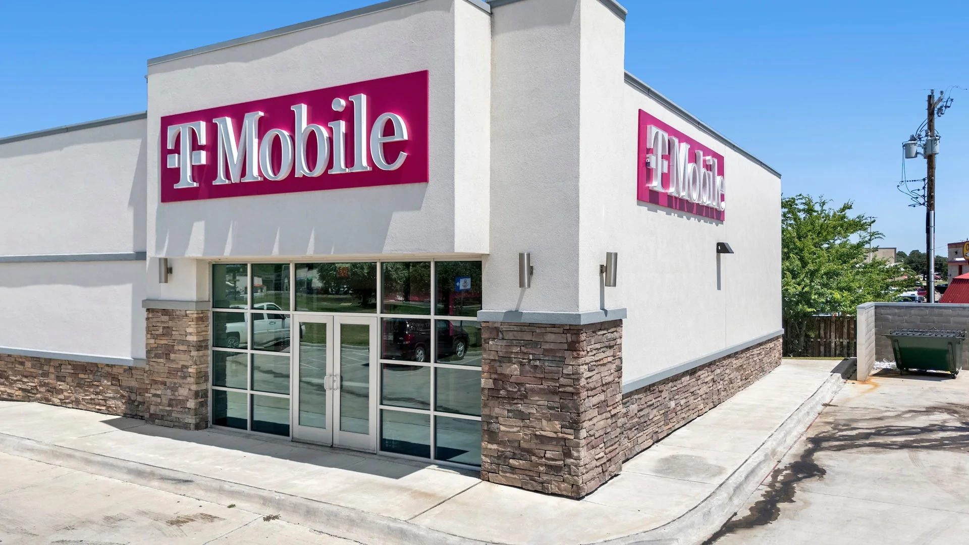 T-Mobile Anchored Retail Center — Sale in Durant, OK, photo 5 of 5