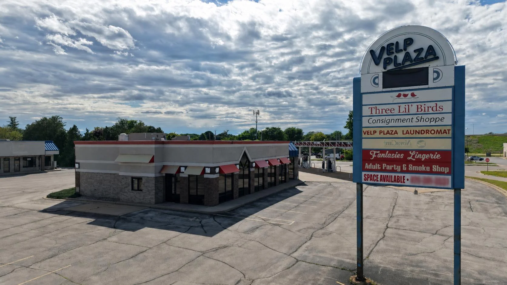 Velp Plaza | Retail & Fuel — Sale in Green Bay, WI, photo 7 of 7