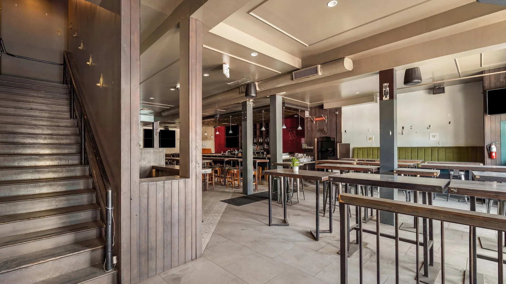 141 N La Brea Ave — Sale in Los Angeles, CA, photo 2 of 8
