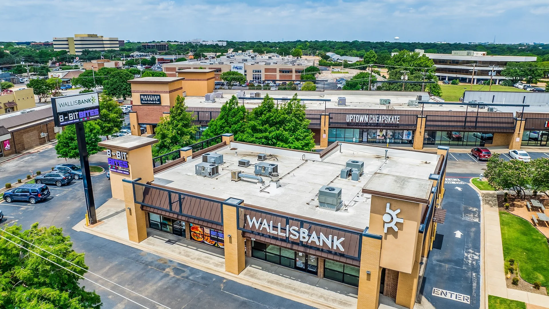 Wallis Bank & Mediterranean Grill — Sale in Richardson, TX, photo 2 of 7