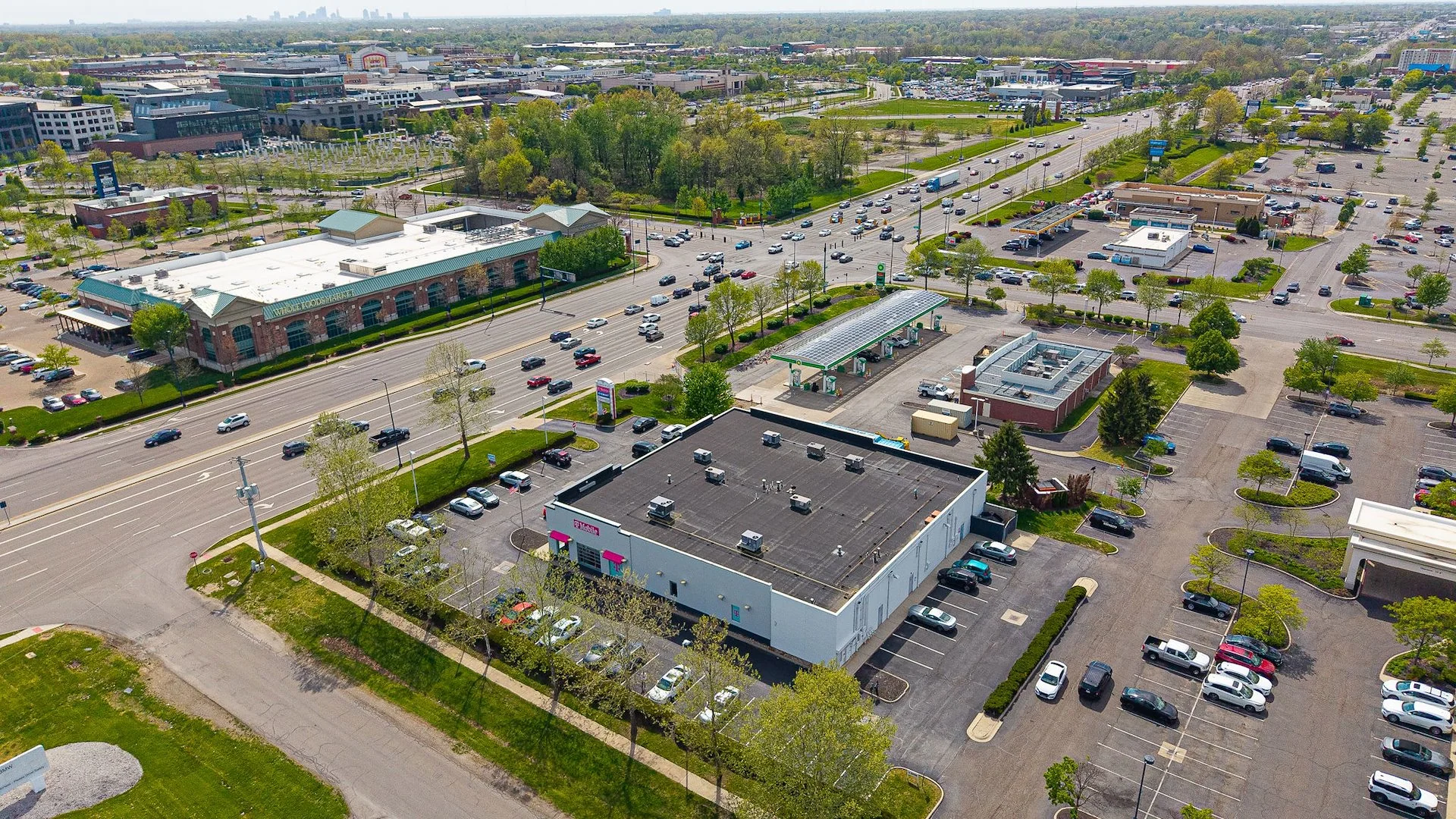 Diamond Plaza | 3-Tenant Strip Across from Whole… — Sale in Columbus, OH, photo 2 of 3