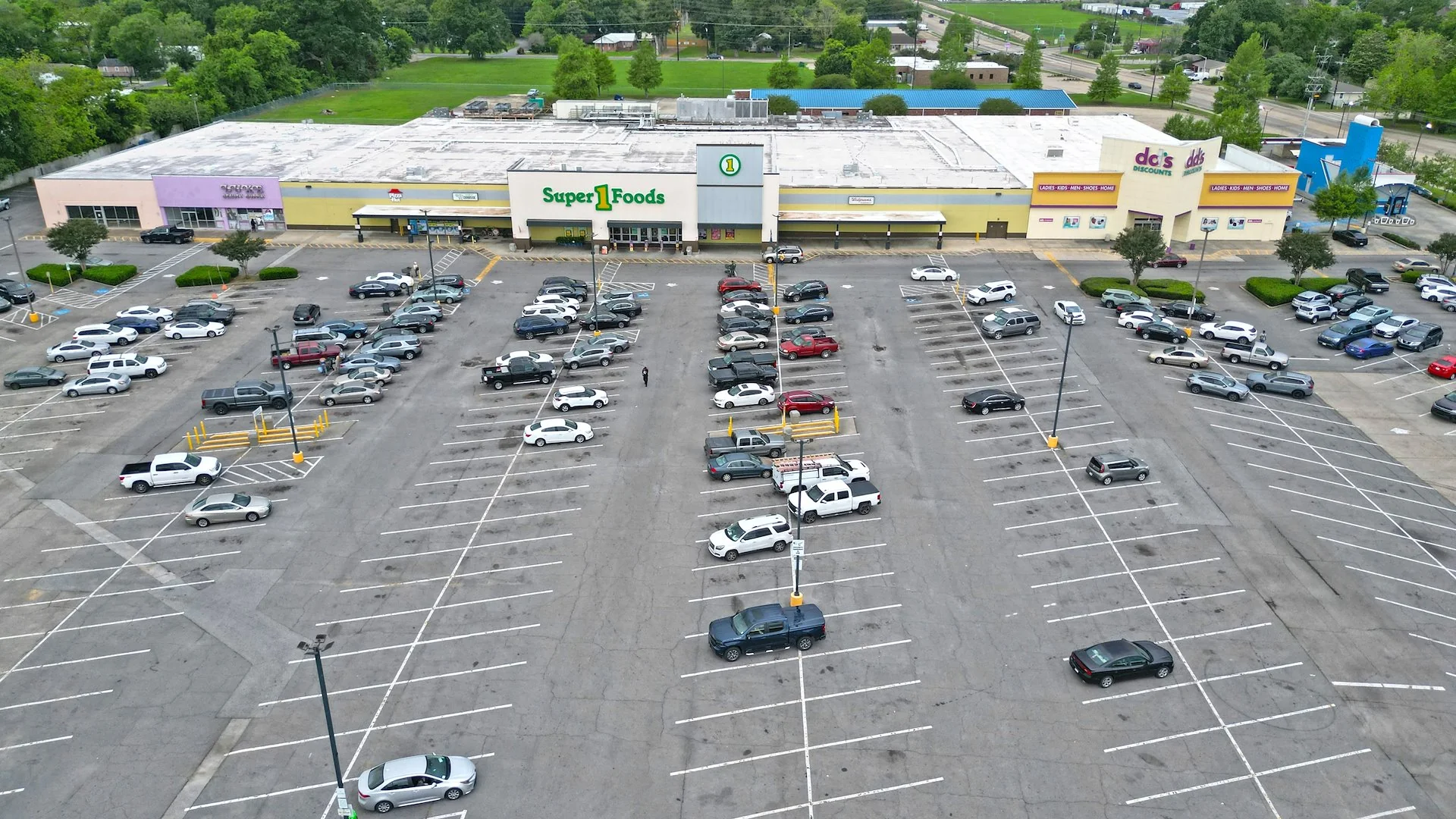West Willow Grocery-Anchored Shopping Center — Sale in Lafayette, LA, photo 4 of 4