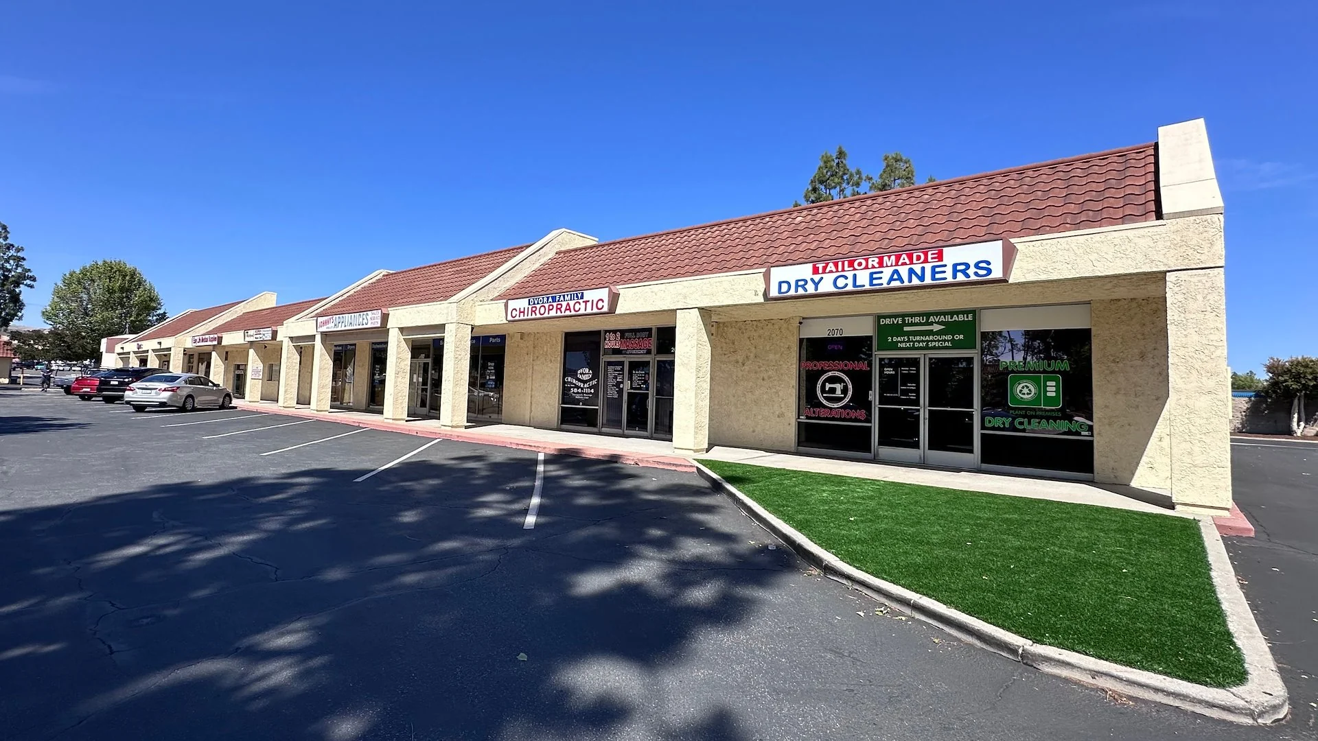 Alpine Plaza — Sale in Simi Valley, CA, photo 3 of 6