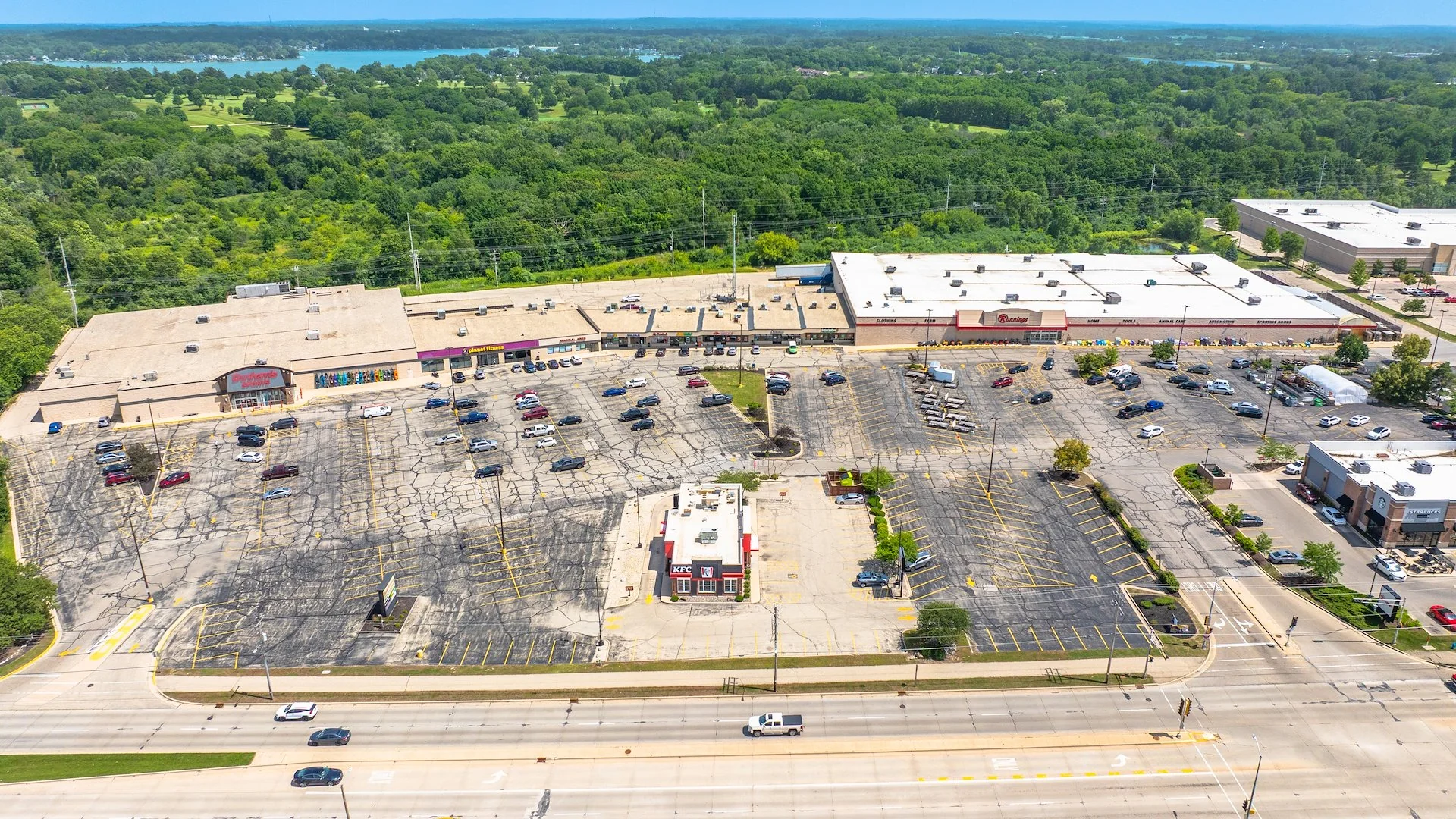 Fox River Plaza — Sale in Burlington, WI, photo 1 of 6