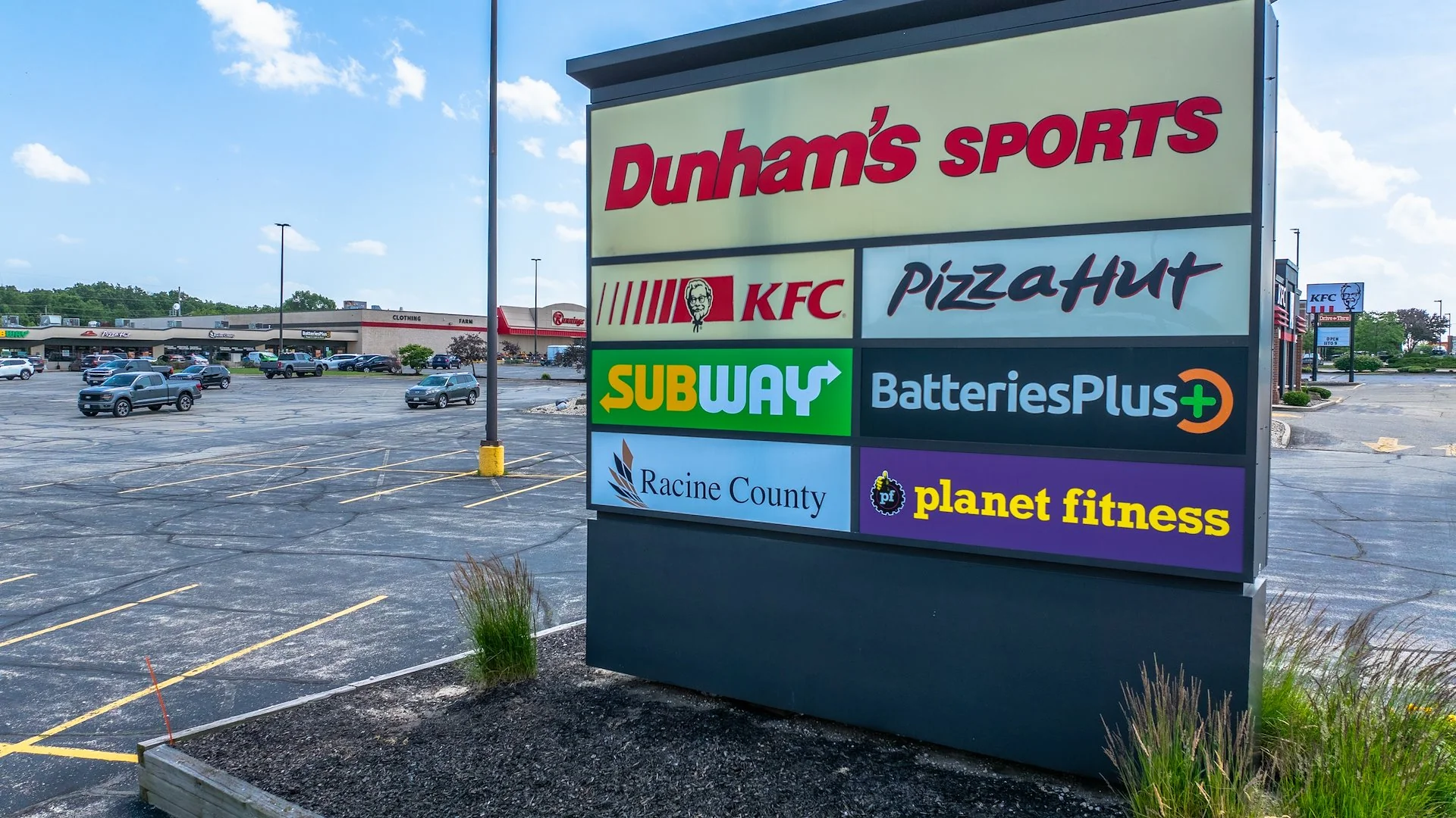 Fox River Plaza — Sale in Burlington, WI, photo 3 of 6