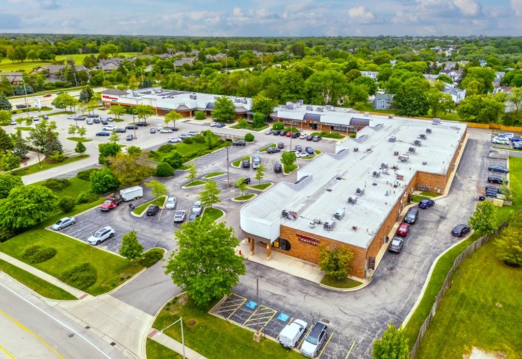 Poplar Creek Plaza | CVS Anchored — Sale in Schaumburg, IL, photo 2 of 8