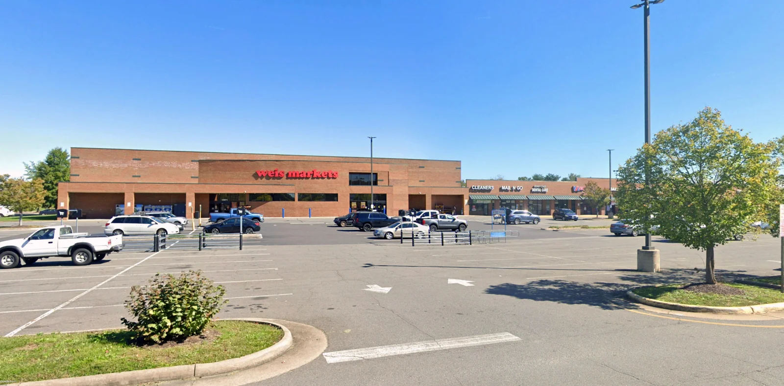 Retail in Fredericksburg, VA — Lease in Fredericksburg, VA, photo 1 of 6
