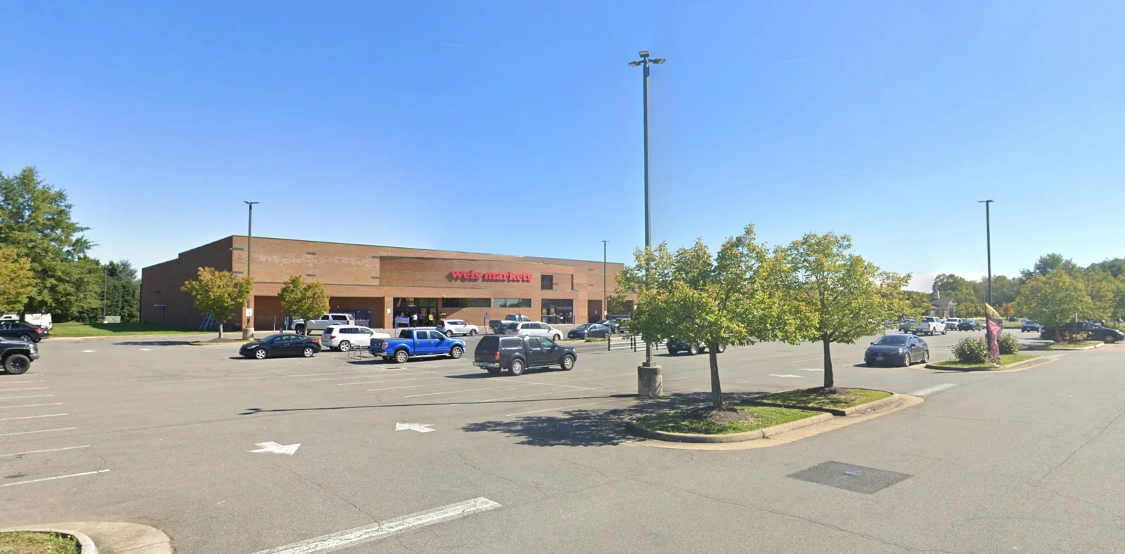 Retail in Fredericksburg, VA — Lease in Fredericksburg, VA, photo 2 of 6