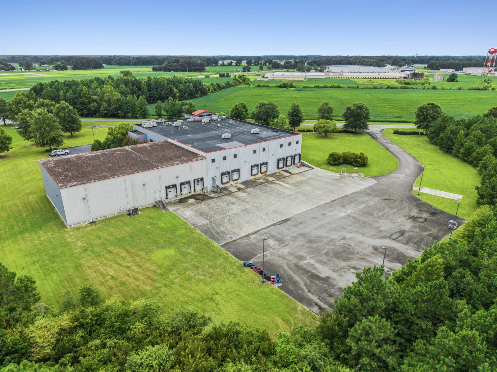104 Commercial Avenue — Sale in Mount Olive, NC, photo 4 of 8