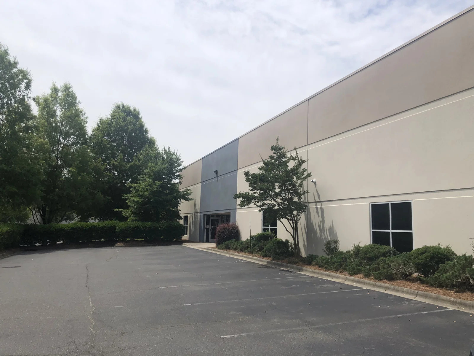 Lindbergh Business Park — Lease in Charlotte, NC, photo 1 of 3