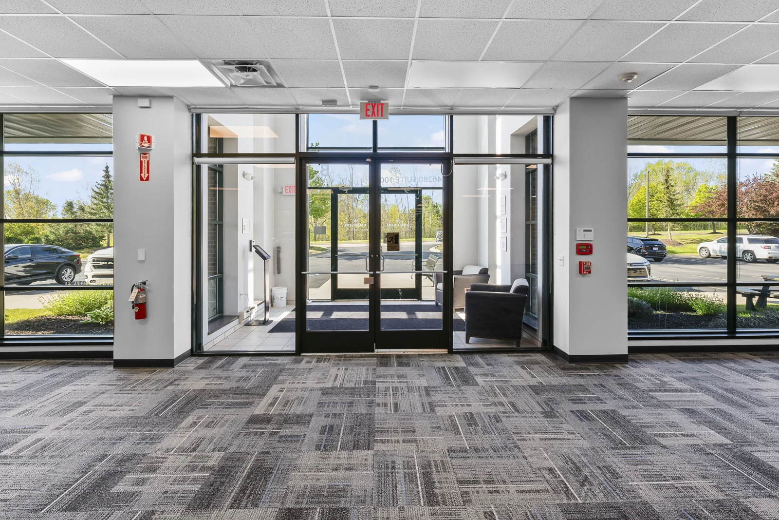 Novi Corporate Campus — Lease in Novi, MI, photo 4 of 8