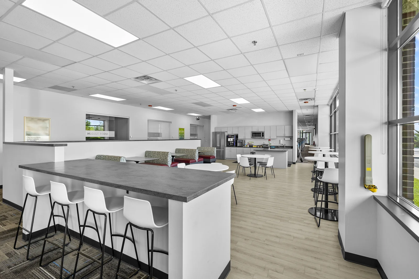 Novi Corporate Campus — Lease in Novi, MI, photo 8 of 8