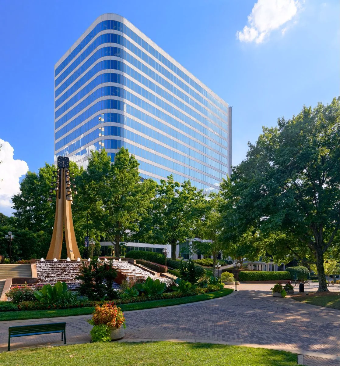 100 Galleria Parkway — Lease in Atlanta, GA, photo 1 of 1