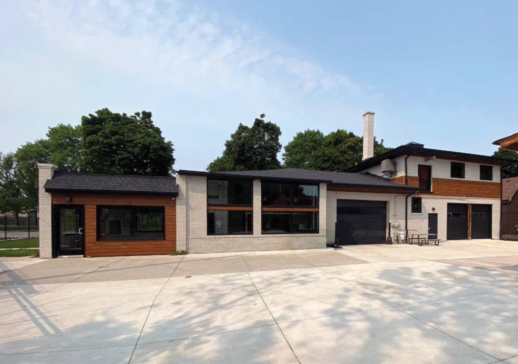 RIVERWEST FLEX COMMERCIAL/OFFICE PROPERTY — Lease in Milwaukee, WI, photo 1 of 8