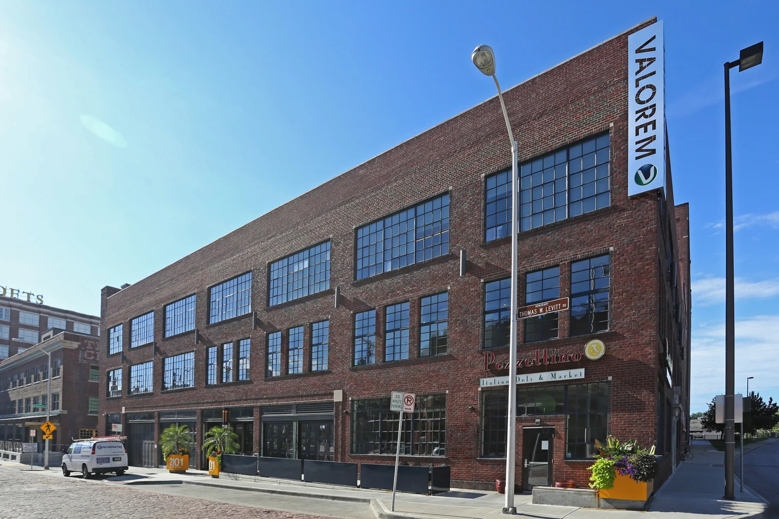 ONBroadway — Lease in Kansas City, MO, photo 1 of 8