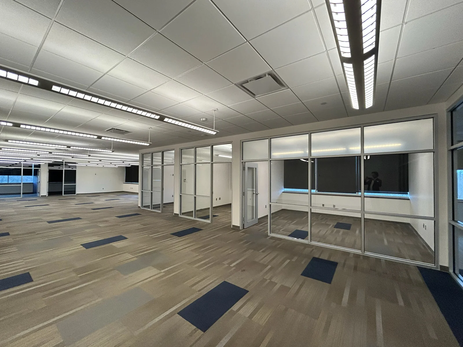 Office in Omaha, NE — Lease in Omaha, NE, photo 2 of 6