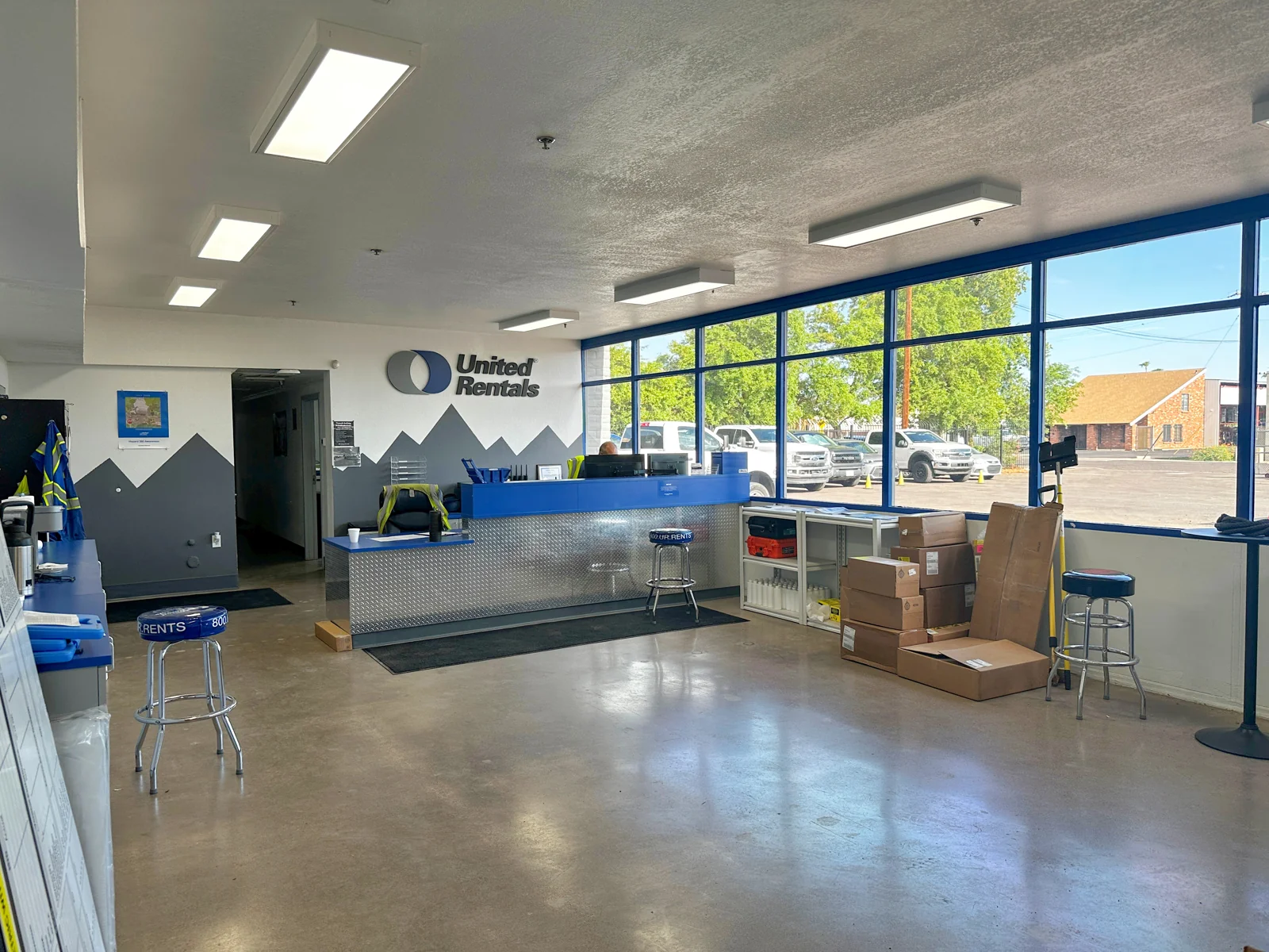 Industrial in Mesa, AZ — Sale in Mesa, AZ, photo 2 of 7