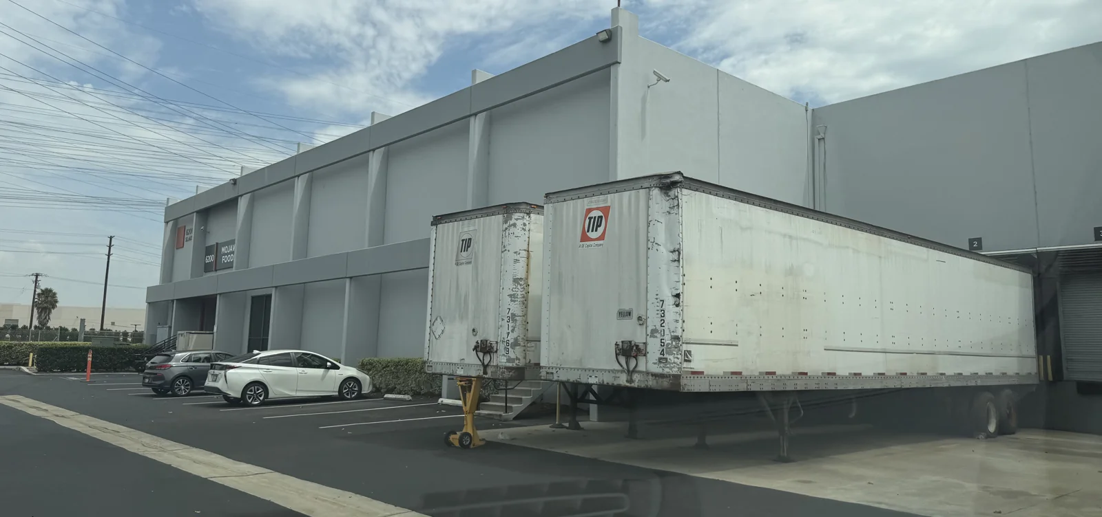 Clarion Commerce Business Center — Lease in Commerce, CA, photo 2 of 3