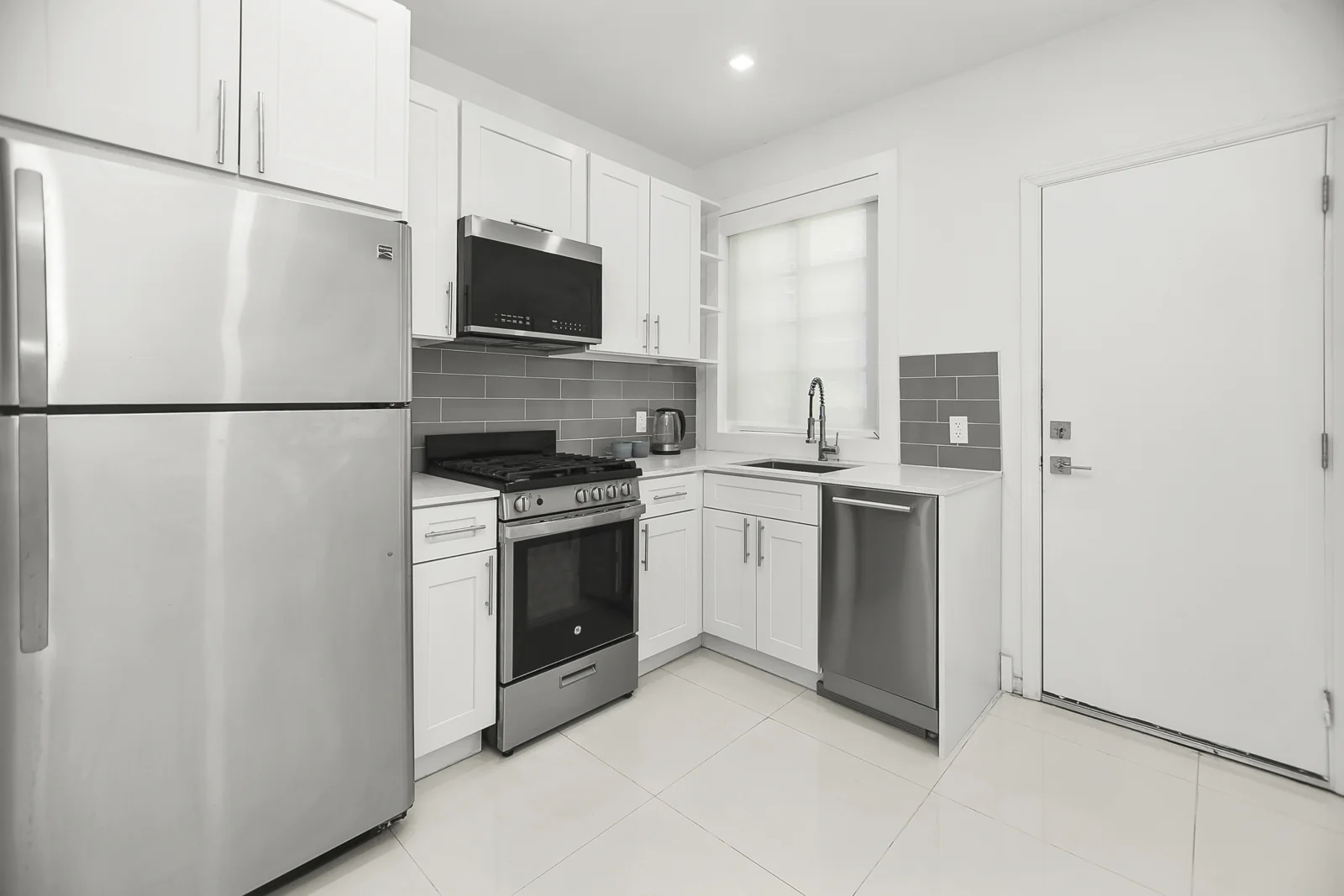 733 Michigan Avenue — Sale in Miami Beach, FL, photo 4 of 6