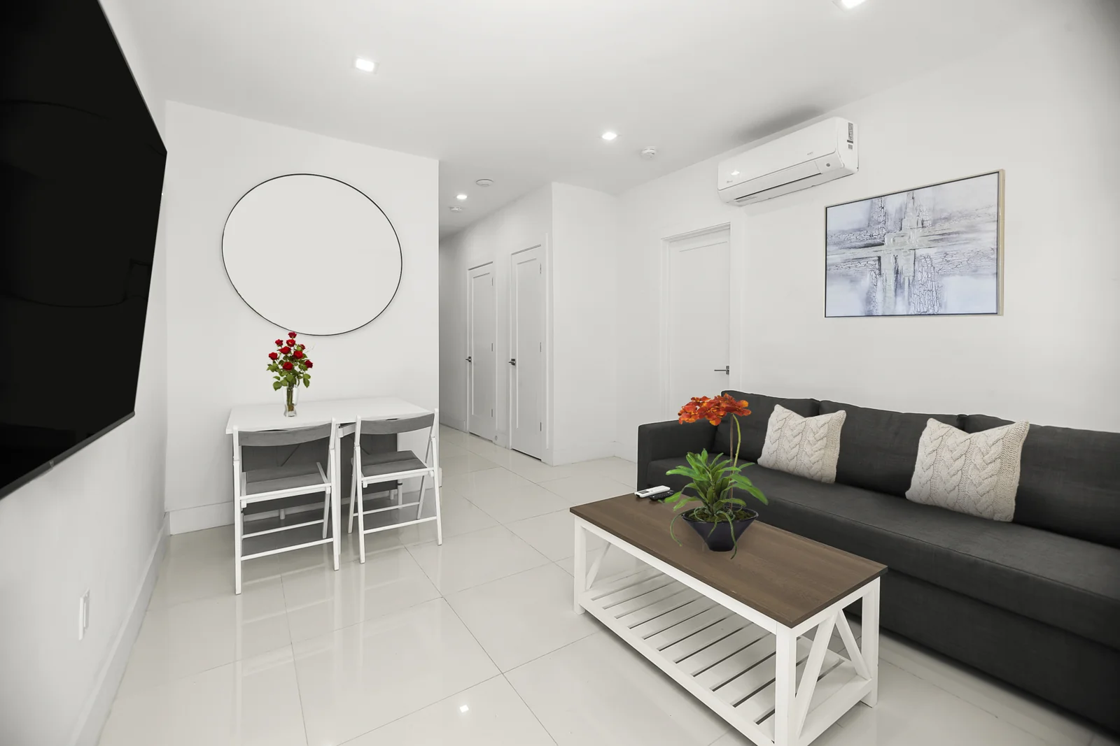 733 Michigan Avenue — Sale in Miami Beach, FL, photo 5 of 6