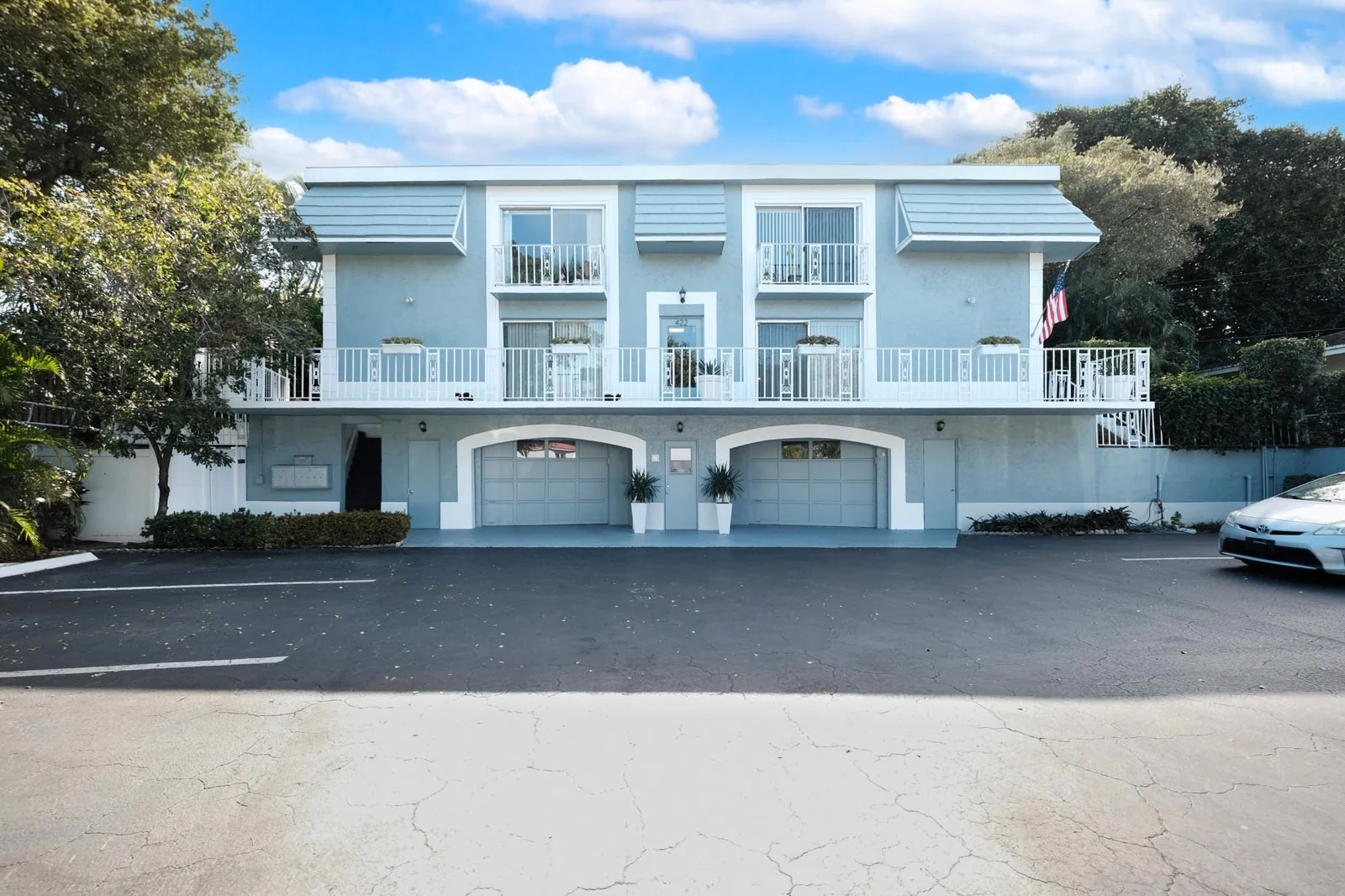 Gateway Manor — Sale in Boca Raton, FL, photo 1 of 8