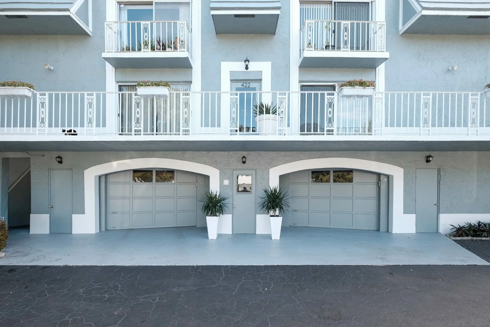 Gateway Manor — Sale in Boca Raton, FL, photo 4 of 8