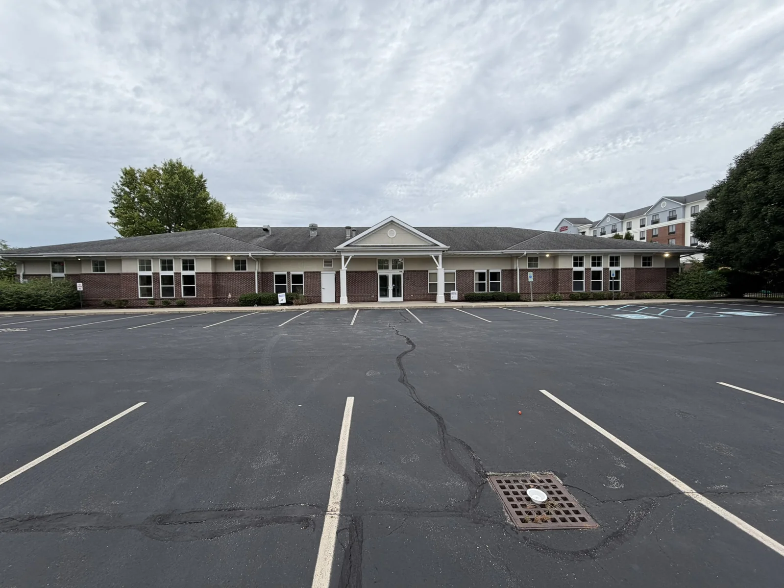 Office in Indianapolis, IN — Sale in Indianapolis, IN, photo 1 of 4