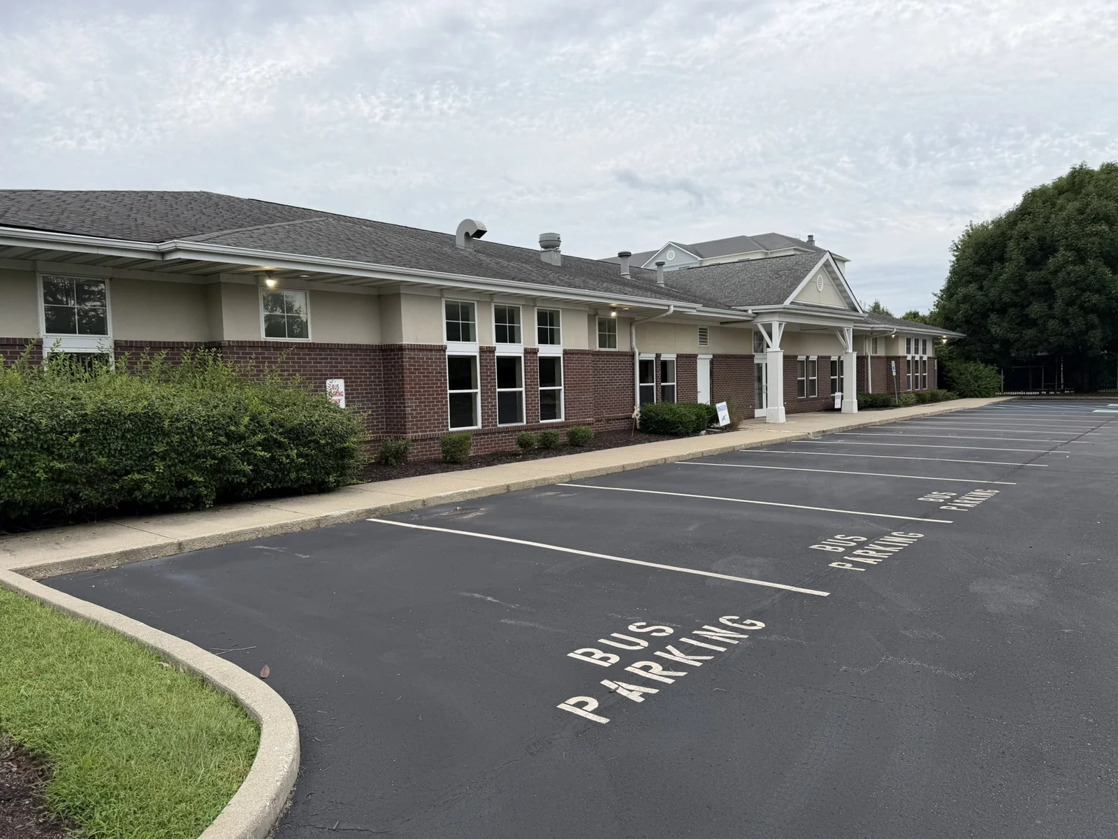 Office in Indianapolis, IN — Sale in Indianapolis, IN, photo 2 of 4
