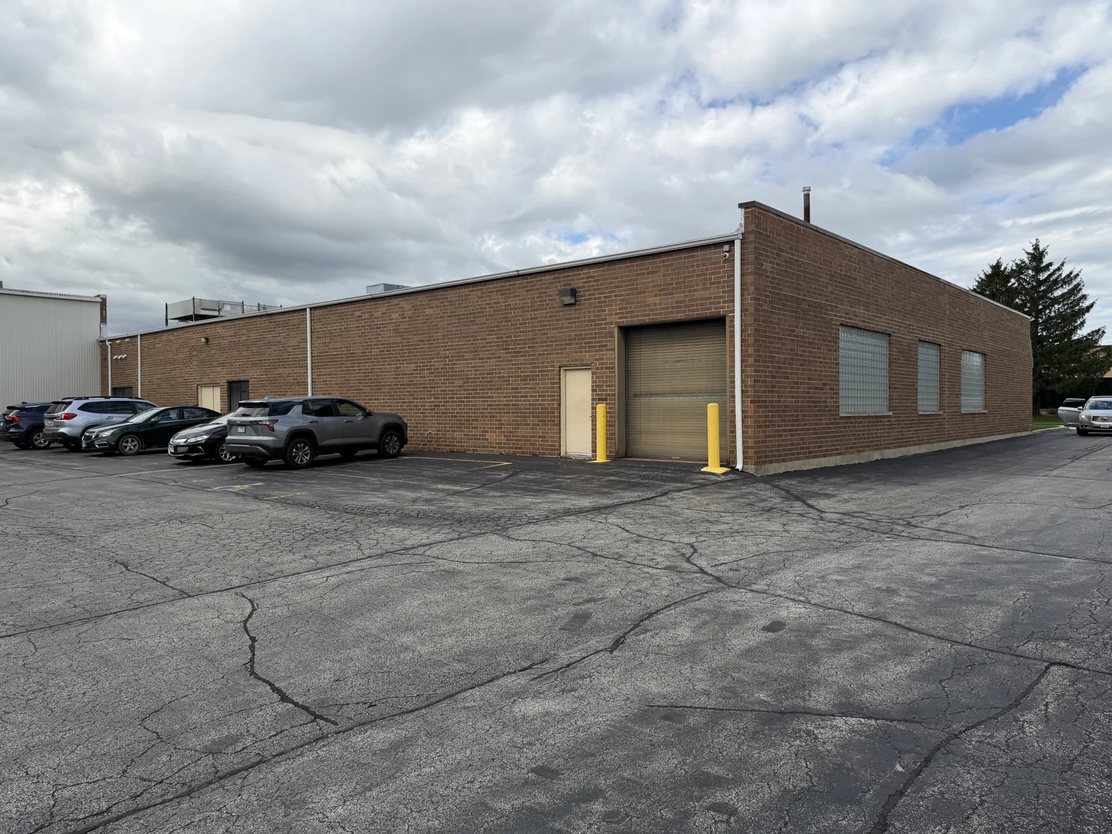 Industrial in Wheeling, IL — Sale in Wheeling, IL, photo 2 of 3