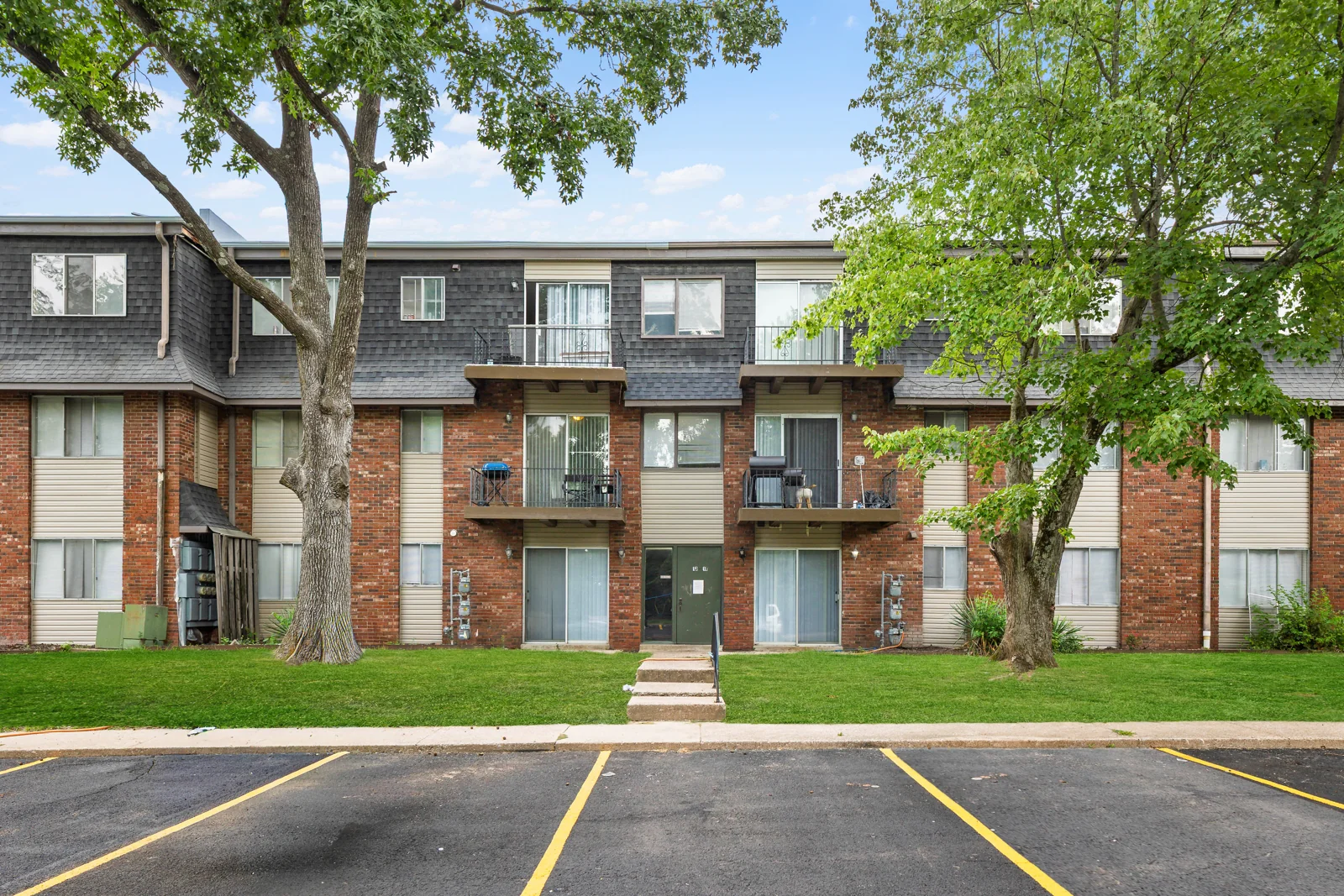 Palomino Apartments — Sale in Carbondale, IL, photo 4 of 8
