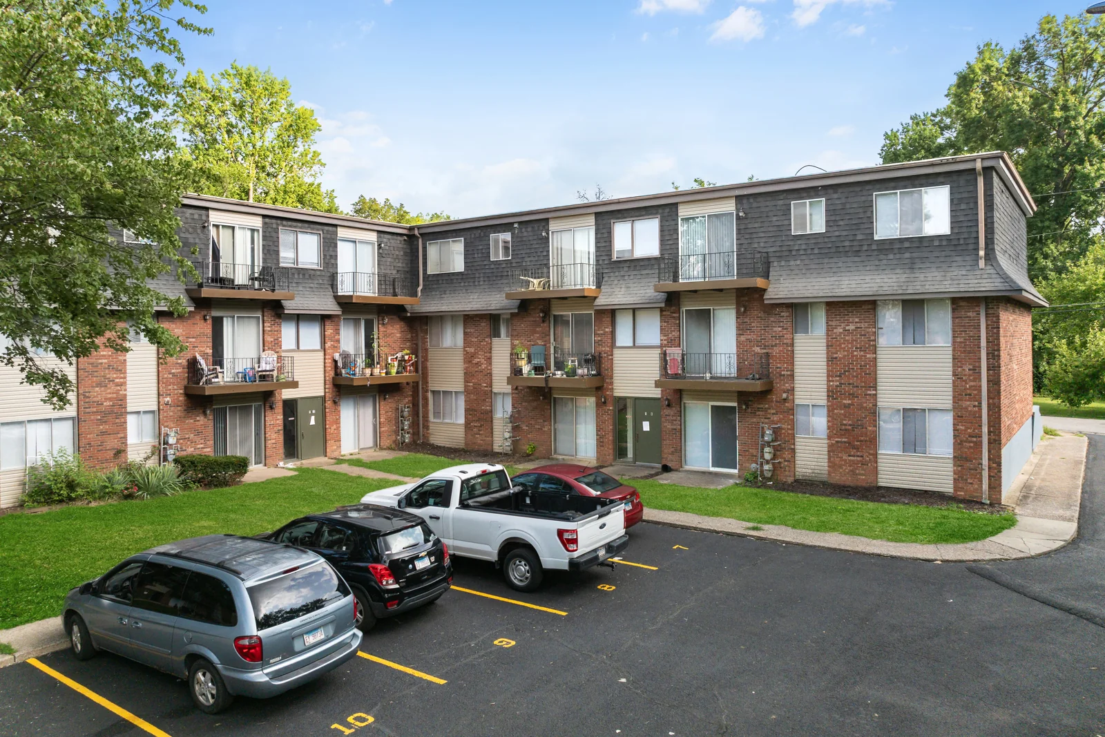 Palomino Apartments — Sale in Carbondale, IL, photo 5 of 8