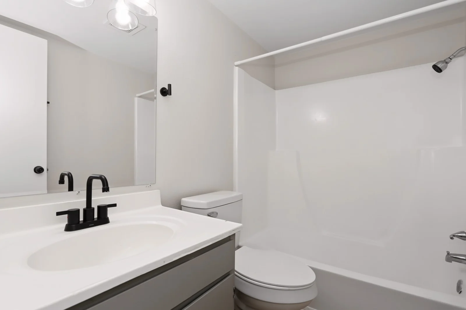 Hendrix 33 Apartments — Sale in Davenport, IA, photo 6 of 8