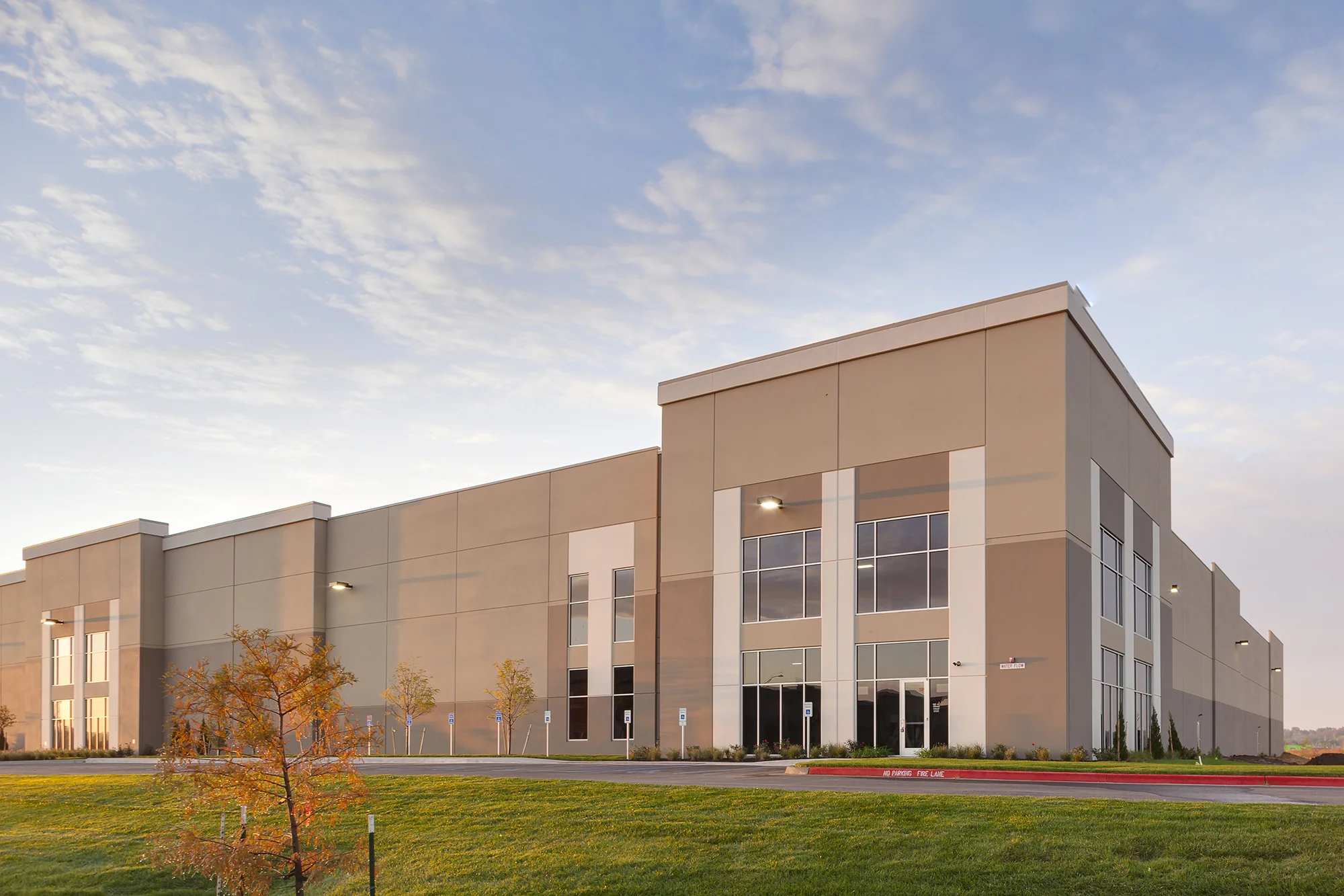 Hazelwood Logistics Center 1 — Lease in Hazelwood, MO, photo 1 of 4